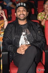 Padi Padi Leche Manasu Movie Pre Release Event